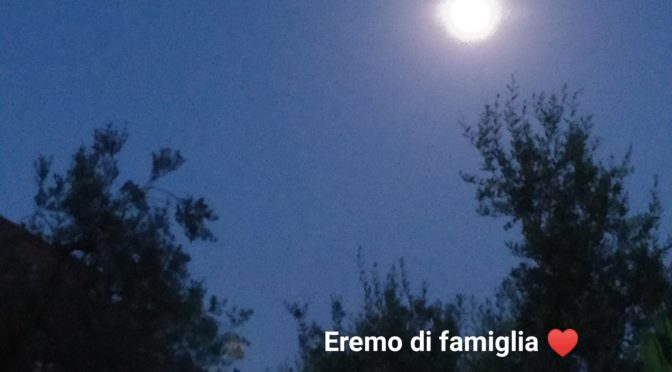 La luna e la carezza